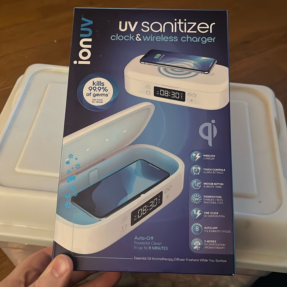 UV SANITIZER CLOCK & WIRELESS CHARGER
